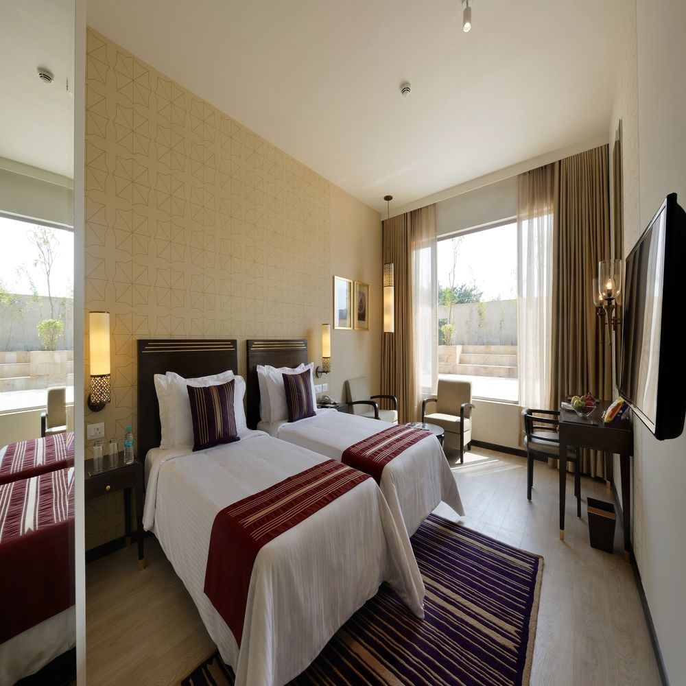 Marasa Sarovar Premiere Tirupati Exterior foto A room at the Taj Bengal
