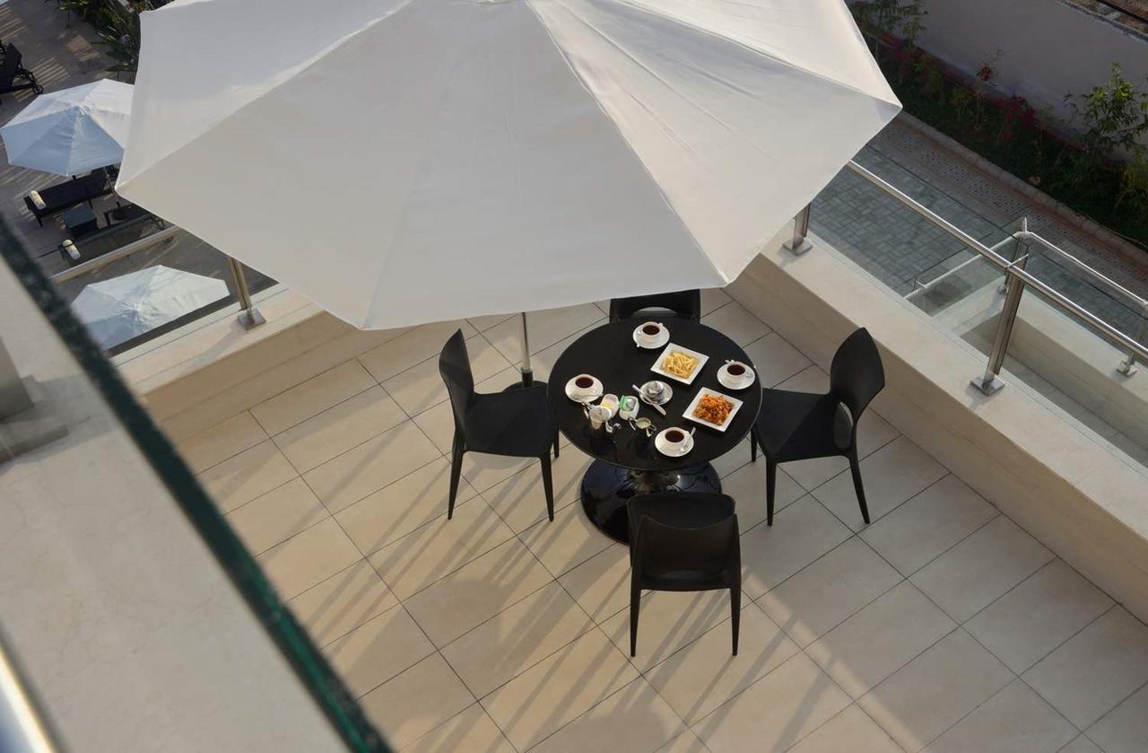 Marasa Sarovar Premiere Tirupati Exterior foto A patio umbrella