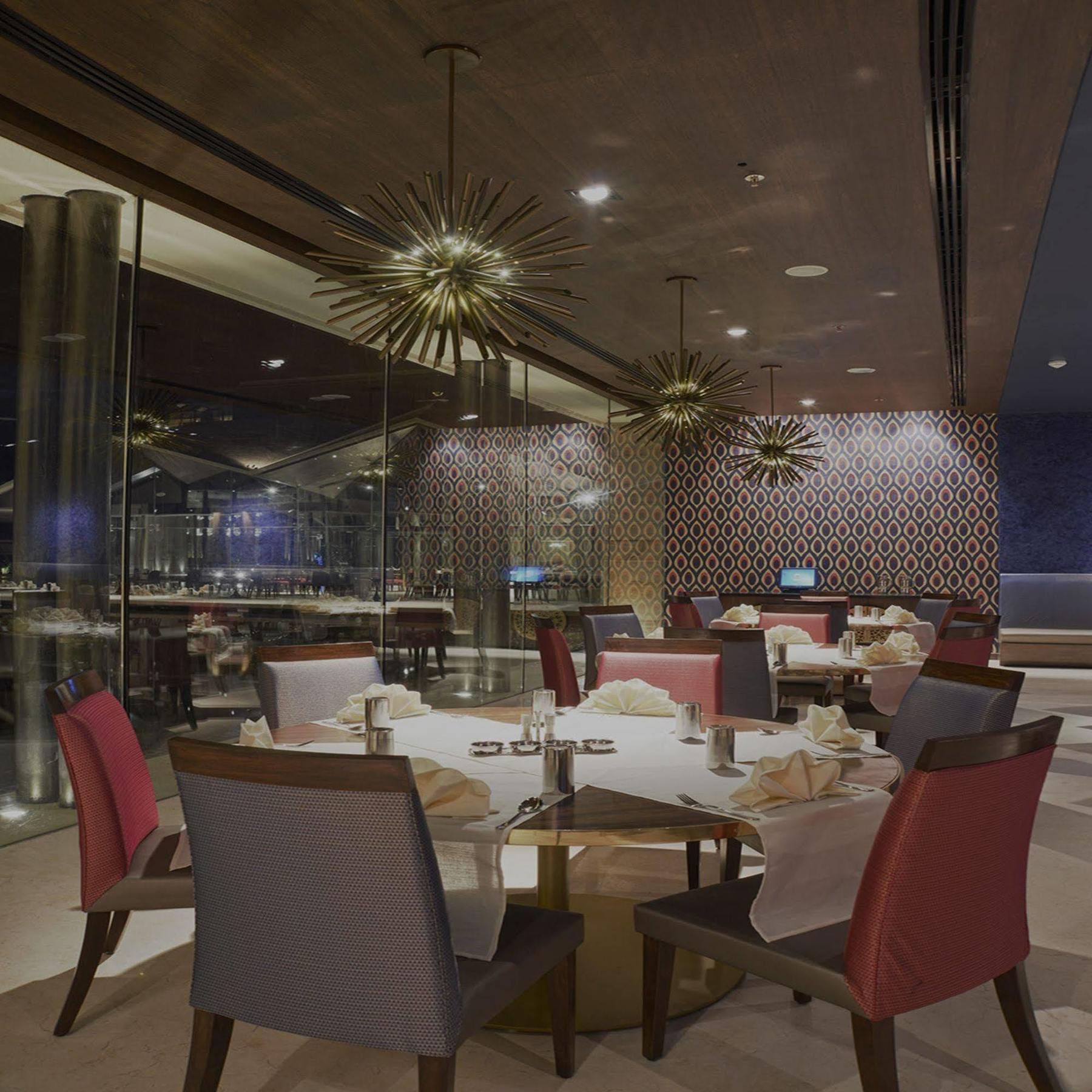 Marasa Sarovar Premiere Tirupati Exterior foto The interior of the restaurant
